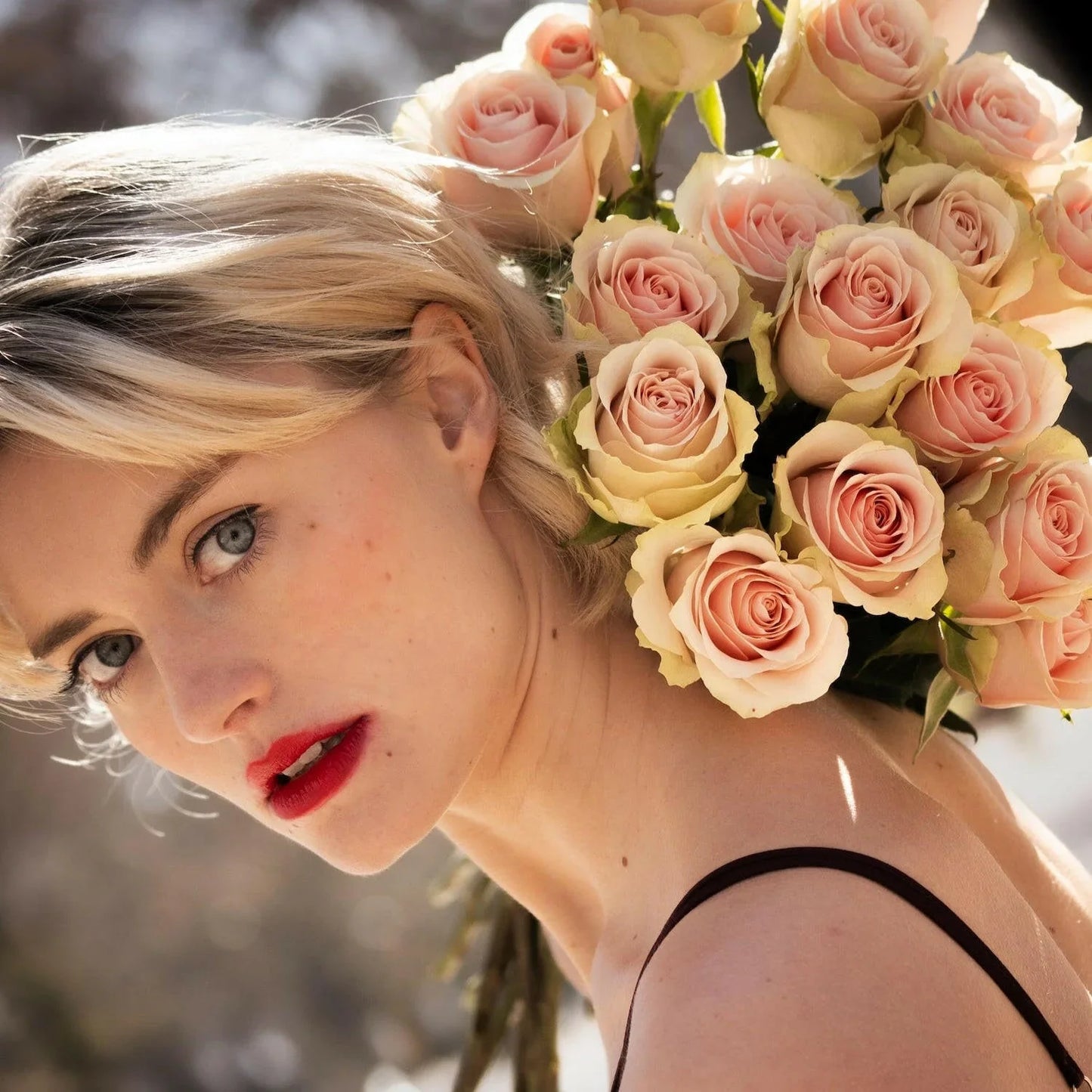 Buquê de rosas cor-de-rosa premium em caixa de luxo - QRoses