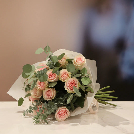 Ramo Premium de 12 Rosas Cor-de-Rosa