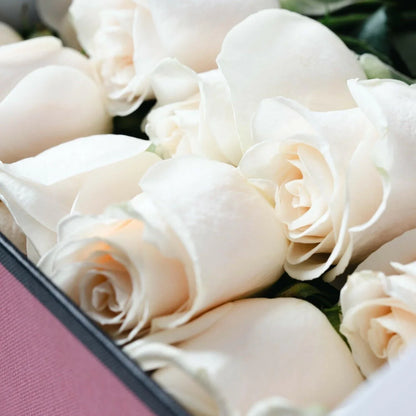 Buquê de rosas brancas premium em caixa de luxo - QRoses