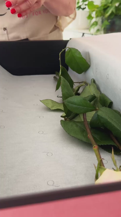 Buquê de rosas cor-de-rosa premium em caixa de luxo.